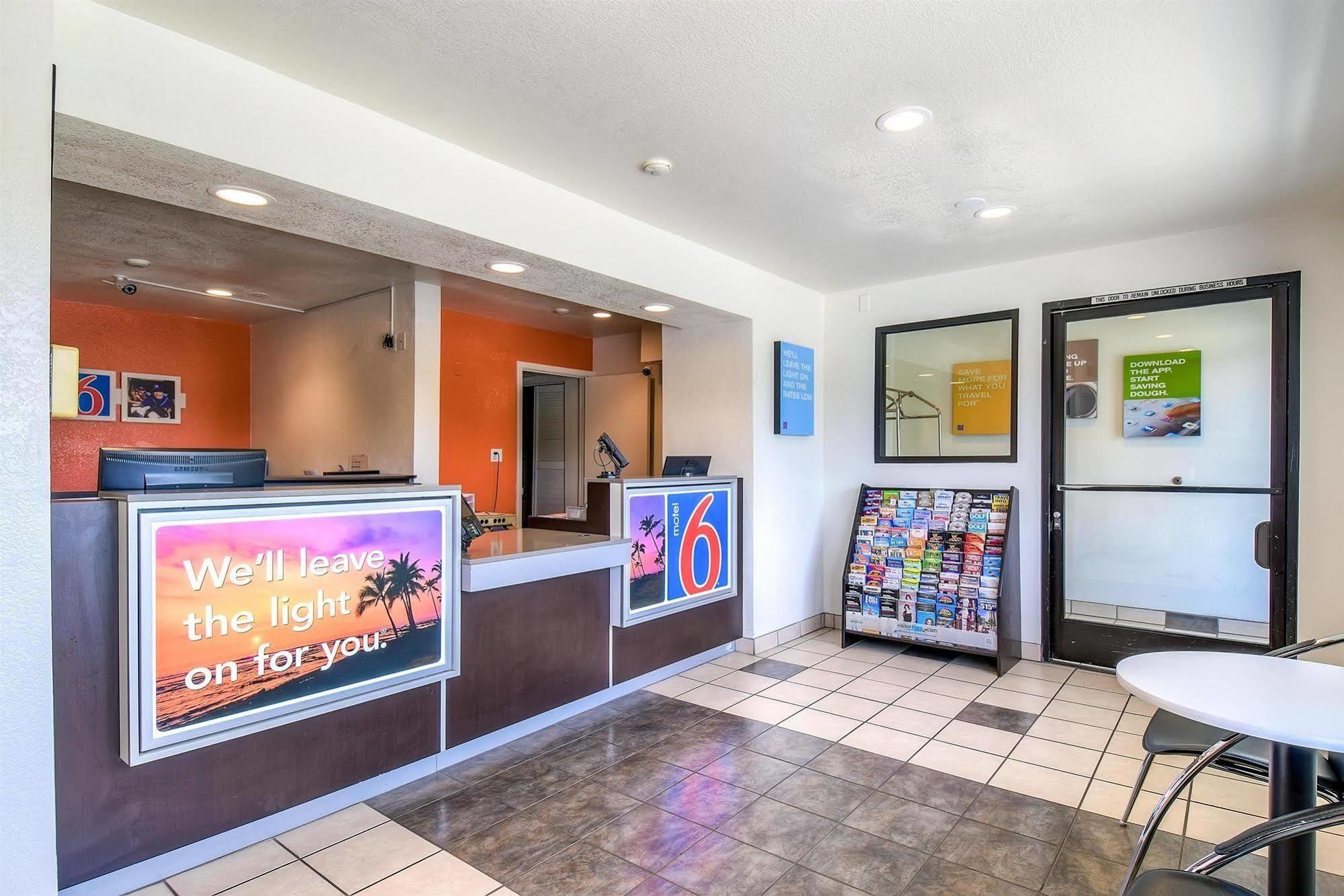 Motel 6-Corona, Ca エクステリア 写真