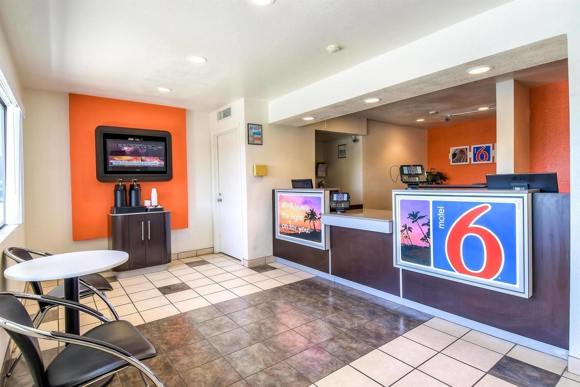 Motel 6-Corona, Ca エクステリア 写真